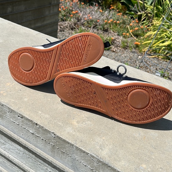 Totally cute Reebok lite shoes, sz 8 - Picture 3 of 4